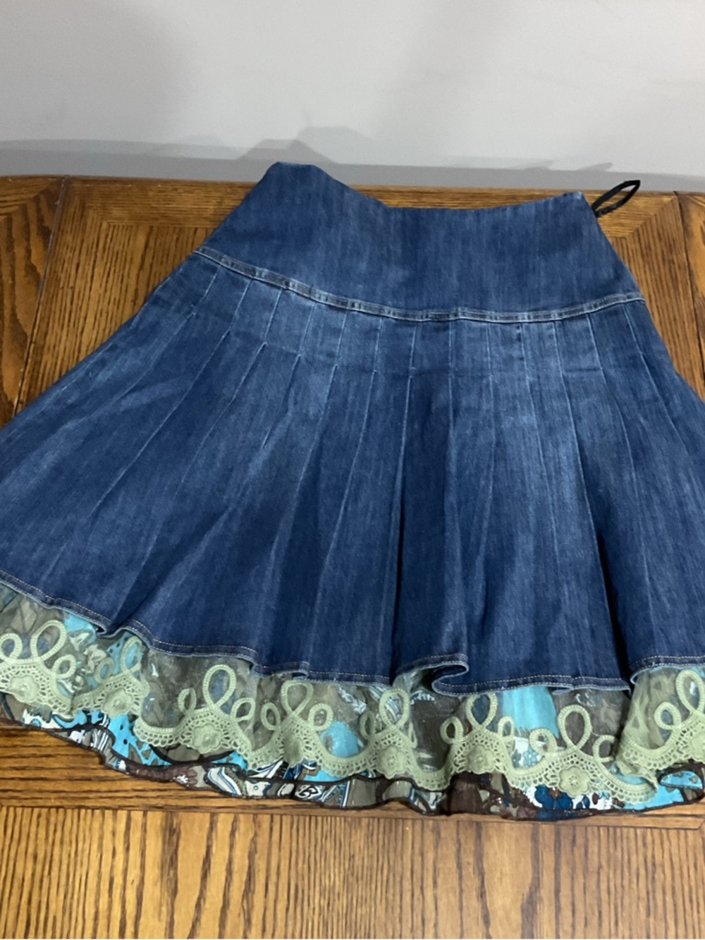 Boho Layered Embroidered Pleated Denim Midi Skirt w Green Lace Floral Hem - Picture 2 of 11
